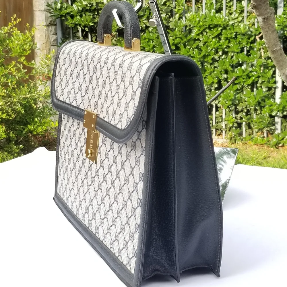 Gucci Vintage GG Navy Blue Briefcase Portfolio. UNISEX